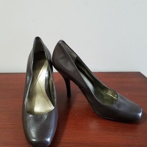 Audrey Brooke pumps